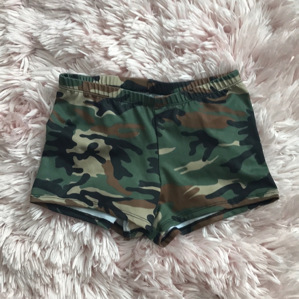 Camo dance shorts